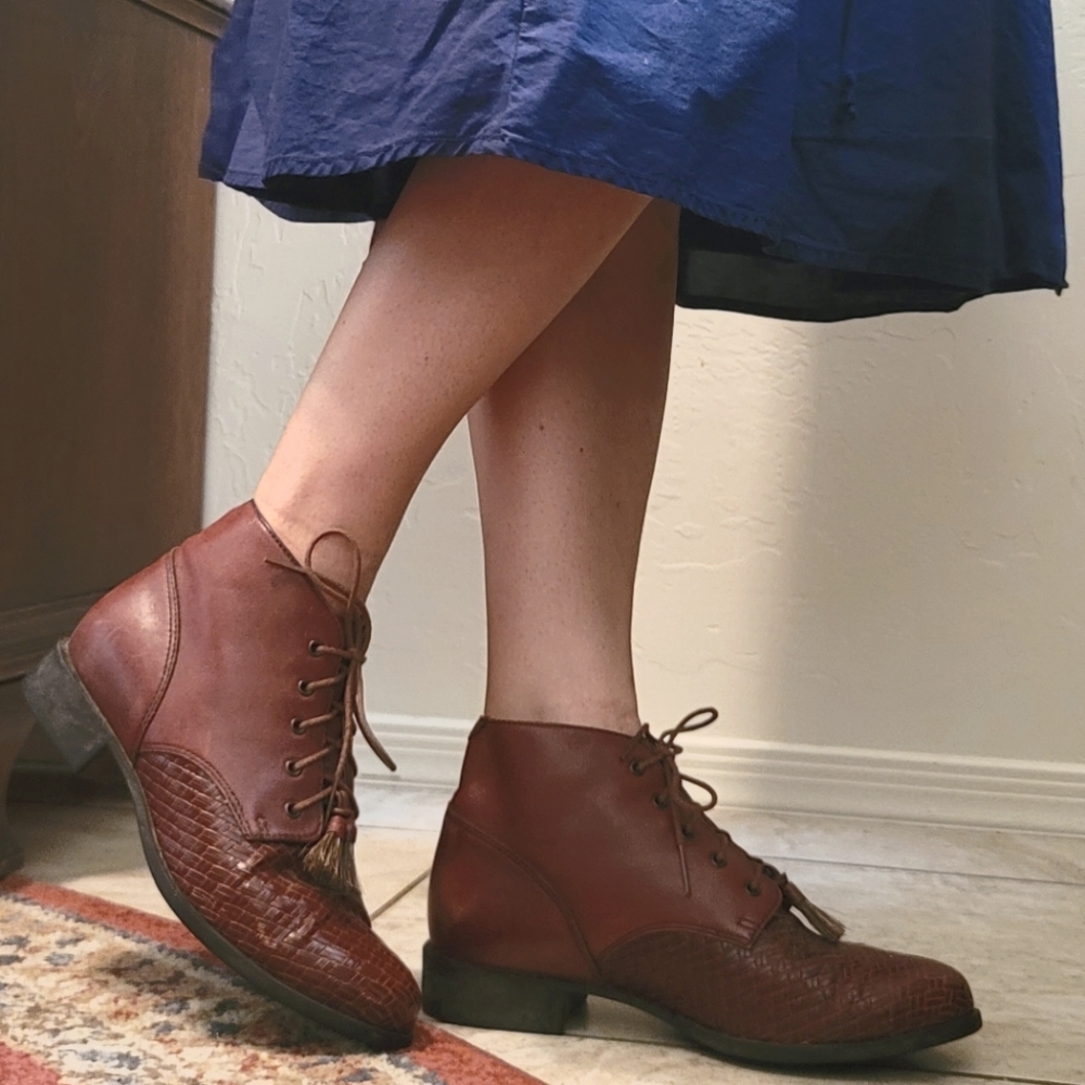 Ariat 16024 weave tassel booties
